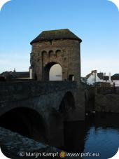 16277 Monnow Bridge and Gate.jpg
